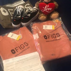 Size small coral figs. Brand New and unopened.